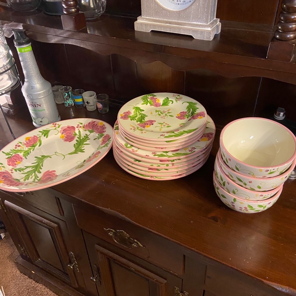 Paula Deen dinnerware set